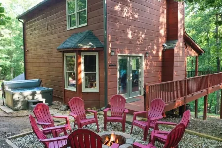 Family Cabin Fun: Deck Slide, Hot Tub, Fire Pit & Resort Amenities!