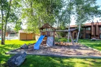 Cozy Condo w/ pool & gym in prime McCall location