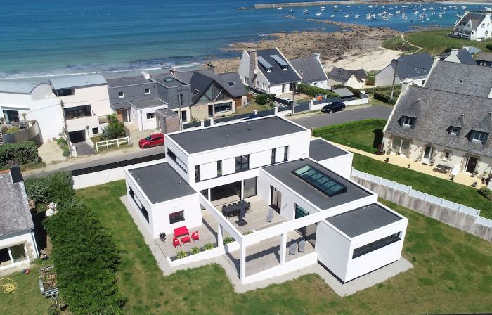 Villa Pool and Beach Bretagne, Heated Indoor Pool 4X8m 50m from the Beach