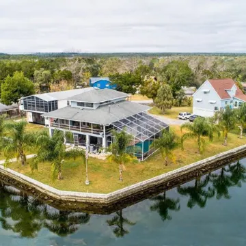 PALM CREEK GETAWAY spring meets gulf+pool & spa