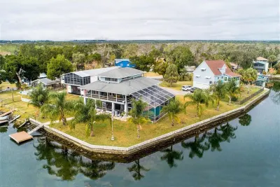 PALM CREEK GETAWAY spring meets gulf+pool & spa