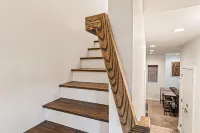 Historical Downtown, Private, Self-check-in, 1 car Parking, 1King & 1Queen beds