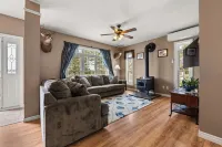 Waterfront Retreat 3Br/2BA on Taunton Bay.  Located Near Acadia National Park.