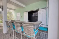 Holiday Special Book by 12/31/25 to Save 10% Private Pool, Elevator, Ocean View!