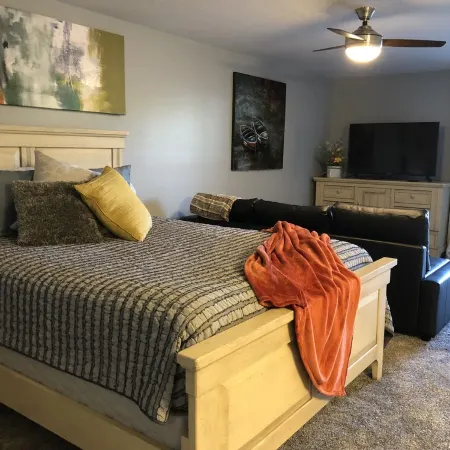 Fun condo, Pineview Reservoir, powder mountain, lrg 2 bedroom.