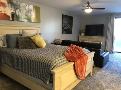 Fun condo, Pineview Reservoir, powder mountain, lrg 2 bedroom.