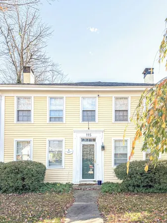 Groton Bay / Heated pool opens May 6th 2023!