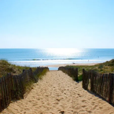 Charmante Maison de Village Avec Linge-plage 12km