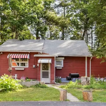 StarryPinesCottage w Cedar Sauna Steps to Trails