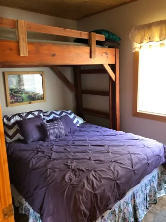 Waterfront Cabin With Sand Beach On Pristine Shell Lake