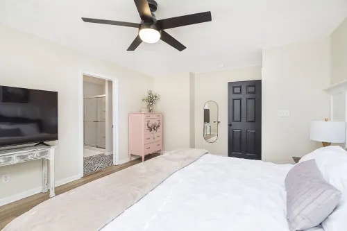 Westfield Home 3 Br + 2.5 BA + Office + Loft + Yard.