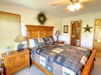 Bear Valley Retreat | Cozy and Private Cabin near Lake Chatuge | Dog Friendly Hotels in Towns County