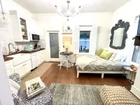 Luxury Studio with spa like bathroom in enchanting historic downtown Delafield
