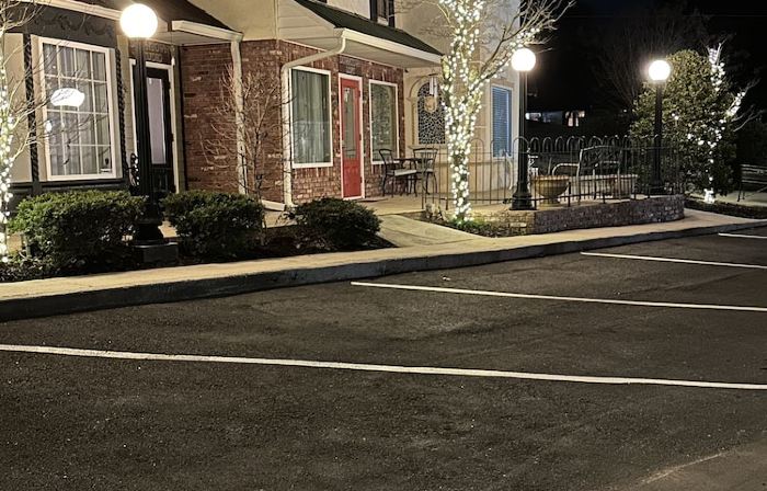 The DOWNTOWN LOFT, on the square, across from Piedmont University, sleeps 4.