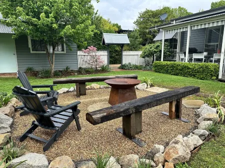 Beautiful spacious home a short walk to town centre. Отели рядом с достопримечательностью «Bright Riverside Adventure Playground»