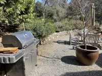 Beautiful ranch cottage close to Kings Canyon and Sequoia National Parks