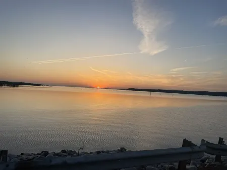 Minutes away from one of the greatest crappie fishing lakes in the world