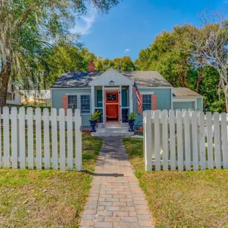Cozy Mount Dora Cottage /Walk Downtown/ Pet Friendly / Fenced Yard