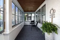 Historic District! Walk to the Heart of Downtown!