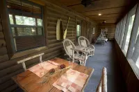 Great Outdoors Cabin - Screened Porch. 10 Min to Branson-10 Min to SDC