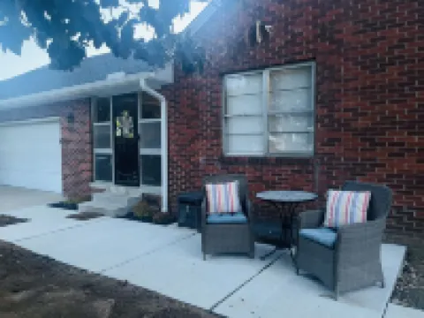 Historic home on West Main 帕拉古爾德酒店