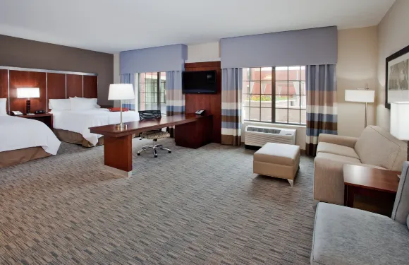 教堂山/卡爾伯羅歡朋酒店及套房