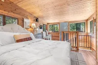 -River Retreat Log Cabin w/ Gym, Game Room, and Sauna-