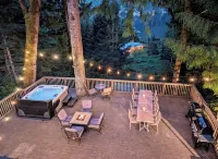 “The Lookout Lodge” Lake Sutherland house with private hot tub