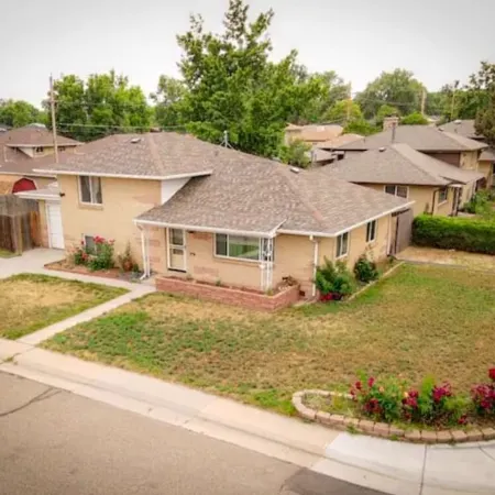 Near Olde Town Arvada - Golden - Red Rocks - Pet Friendly