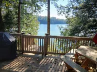Camp Kuchen- 3 bdrm lakefront on beautiful White Lake Отели в г. Форестпорт