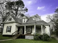 Lets Unwine + Game Room +Backyard Oasis! Hotels in Ozark