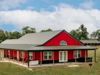 Red River Ranch Retreat- HOT TUB, Views, Pond- Near RRG Hotels in Menifee County