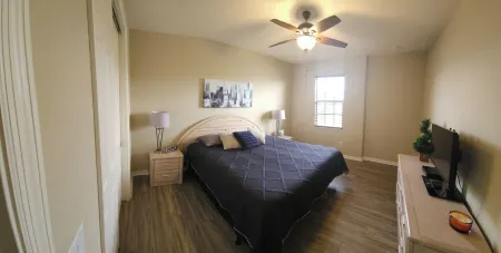 Looking for a Resort Feel? Waterfront Property! Отели в г. Форт Майерс