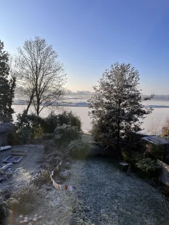 Elbblick 1, right on the Dove Elbe, close to the city Отели рядом с достопримечательностью «Billtalstadion»