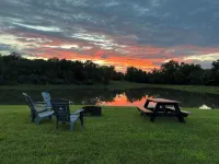 Retreat on the Creek: Home overlooking a backyard lake and the Auxvasse Creek