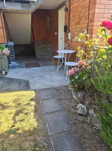 Bellerive Bluff 2 Bedroom Apartment has water views, close to Restaurants, Beach