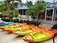 Heated Pool! Free Bikes, Kayaks, Sups! One of a kind on Manasota Key!
