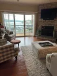 Upscale, cozy 3-bedroom lakeside condo by Old Kinderhook & Lake Valley Golf