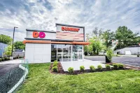 Central Location /3 Miles to Beech Bend & Wku /Garage / Firepit /King Bed /Games