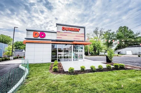 Central Location /3 Miles to Beech Bend & Wku /Garage / Firepit /King Bed /Games