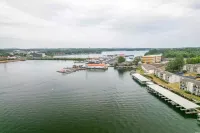 New, Amazing Panoramic views of Lake Hamilton, waterfront at The Landing.