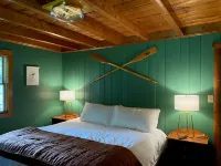 Luxurious & Modern 3 BR 1.5 Bath Log Cabin Hotels in Copake