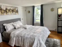 Beautiful & Cozy 2 BR/ 2Beds/ Netflix/Alexa/Roku. Hotels near Worcester Market Building
