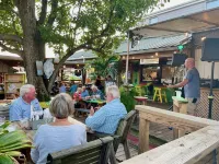 Cozy 2 Bedroom, 2.5 Bath across from Cambridge City Marina Hoteles en Cambridge