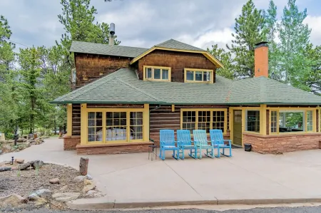 The Haven - Mountain Log Home Sleeps 14! Отели рядом с достопримечательностью «оз. Спраг»