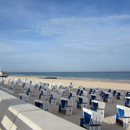 1A apartment, 2-4 people, very close to the beach, central, large garage, family friendly