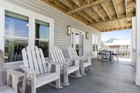 Amazing Views! 8 bed. Sleeps 14. Private Pool. Elevator. Family Friendly