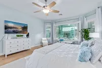 Lakefront!FREE Heated Salt water Pool, Spa! Boat! Kayak! Arcades!EV charger.
