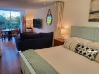 Waterside #16, Free Parking, Walk to Beaches, Pool, WiFi