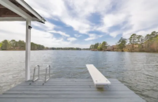 LAKE FRONT WITH GORGEOUS VIEWS & SPACIOUS BACKYARD + LOTS OF AMENITIES